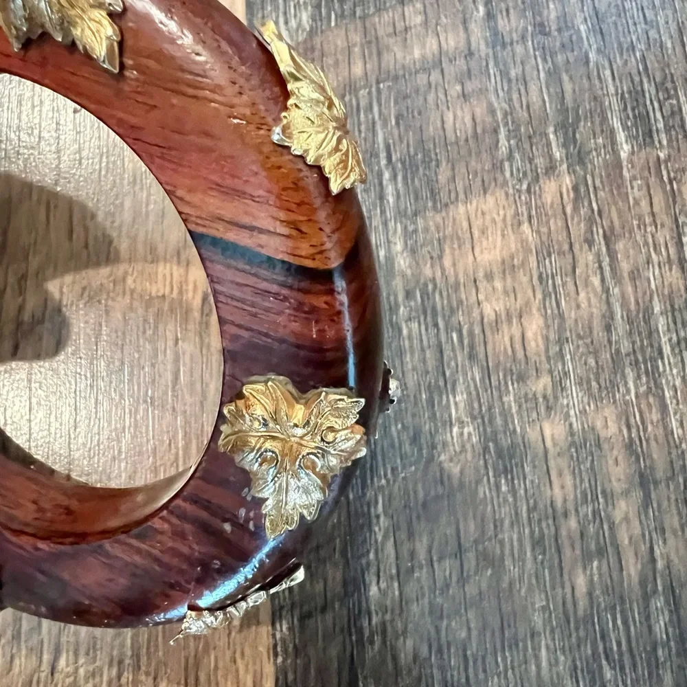 DOMINIQUE AURIENTIS Paris Vintage Wood Bangle with Leaf Motif - Picture 9 of 11